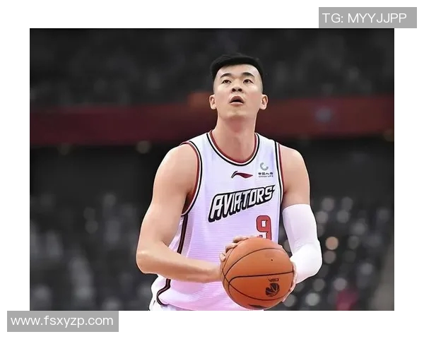 李慕豪的篮球之路：从青涩少年到职业球员的成长历程与心路历程